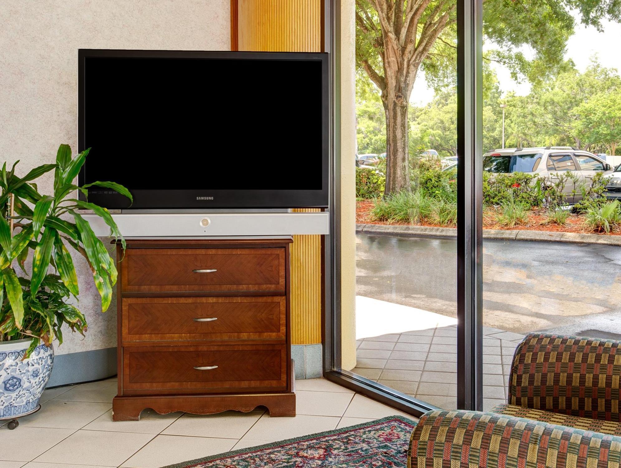 Howard Johnson By Wyndham Clearwater - Dunedin Exterior photo