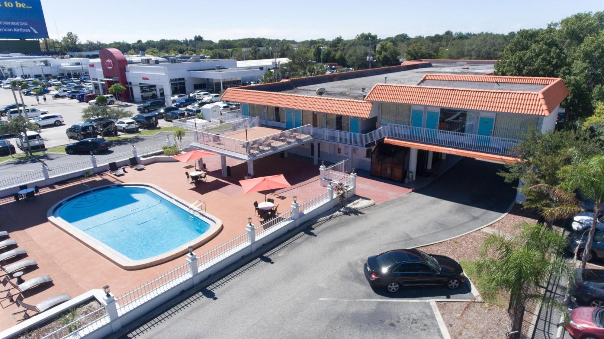 Howard Johnson By Wyndham Clearwater - Dunedin Exterior photo